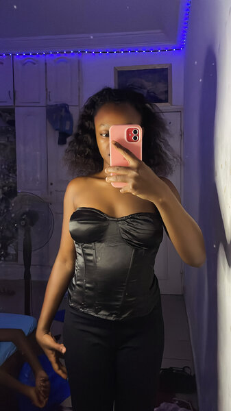 Corset satin noir élégant