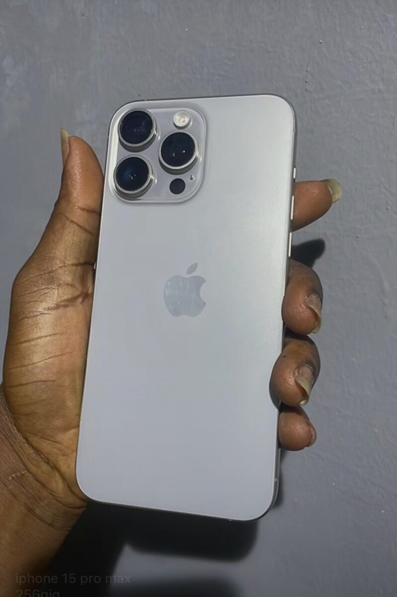 iPhone 15 pro max 256gig