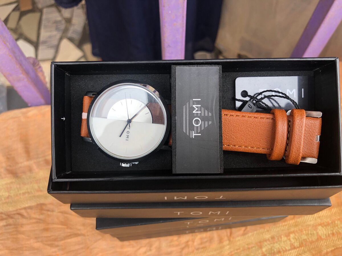 Montre Tomi en cuir marron