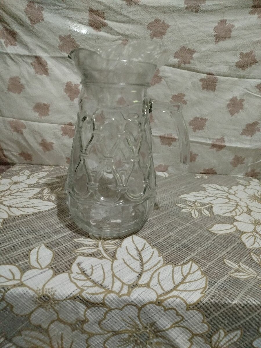 Carafe en verre décoratif