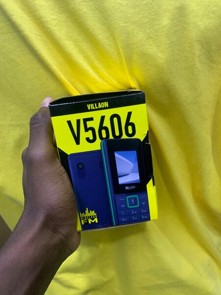 Téléphone Portable Villao V5606 FM