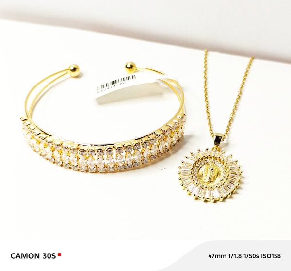 Ensemble bracelet et collier doré