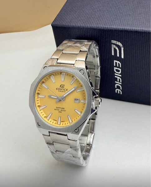 Montre édifice élégante