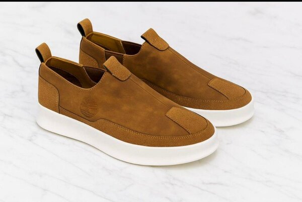 Baskets slip-on élégantes