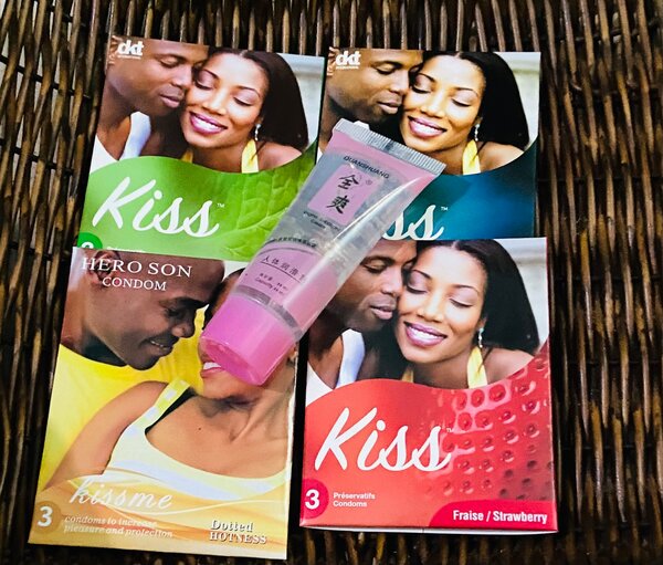 12 préservatifs + 1 lubrifiant