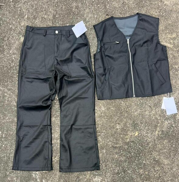 Ensemble pantalon et gilet zippé