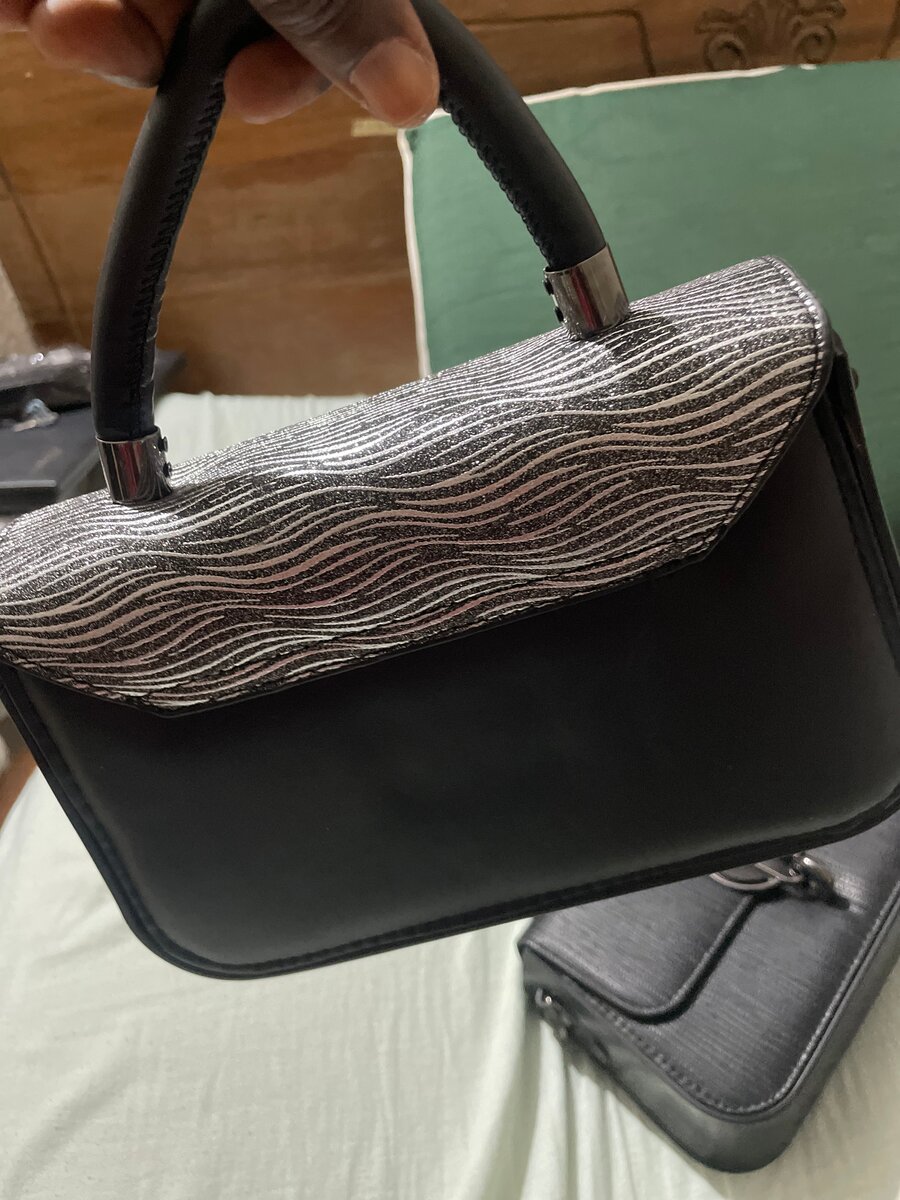 Sac à main élégante noire