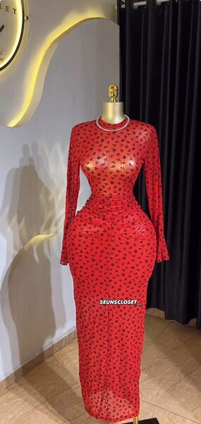 Robe longue rouge élégante