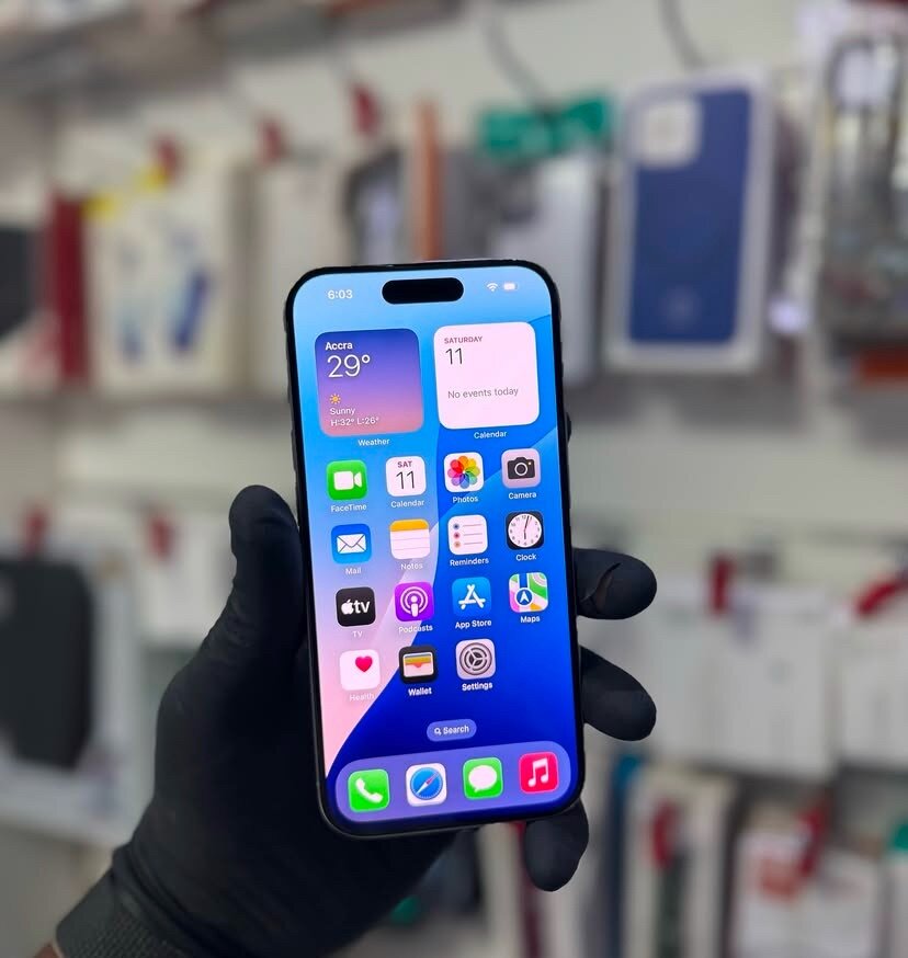 iPhone 15 Pro 128GB eSIM Unlocked  Battery 90%