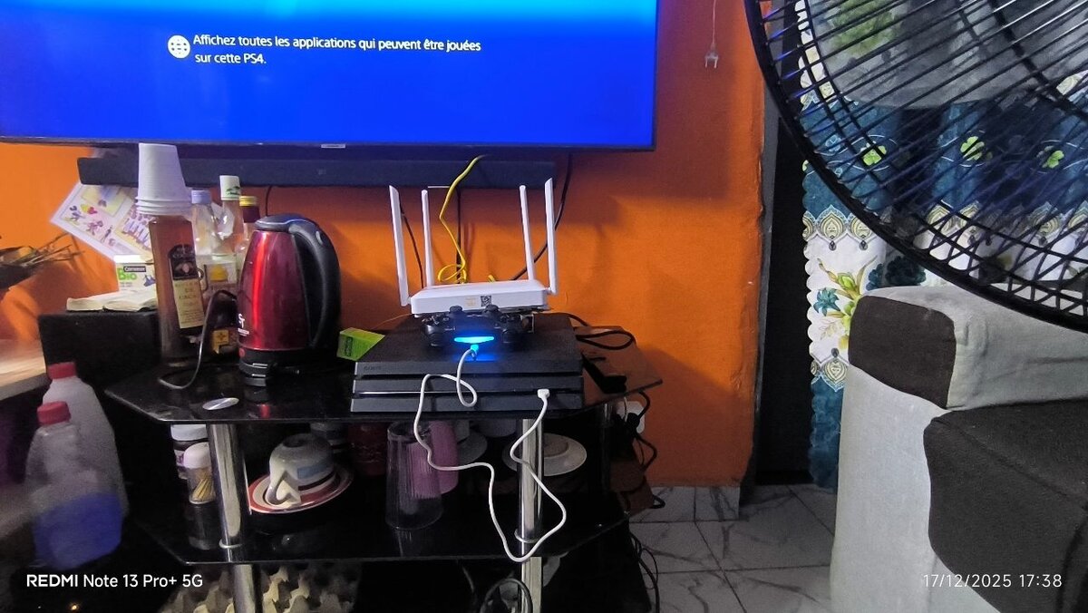 Console PS4 avec manette