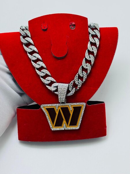 Collier lettré en diamant