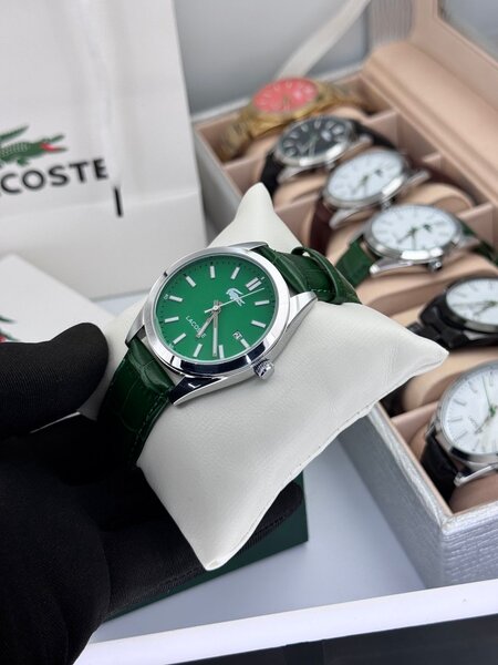 Montre élégante Lacoste