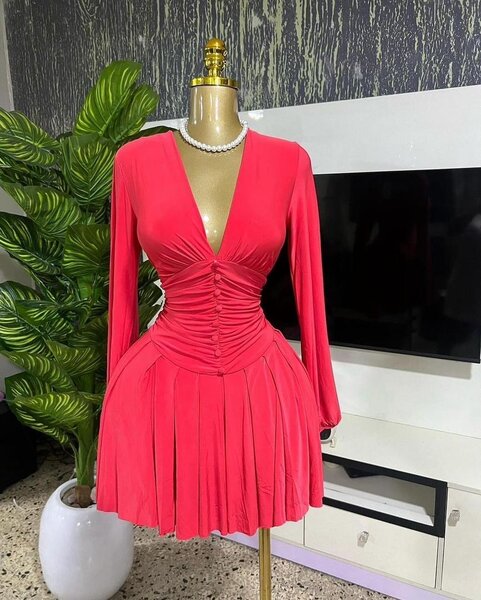 Robe élégante plissée