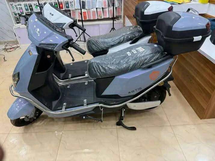 Scooter électrique pliable