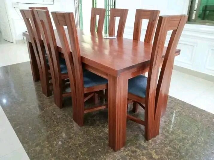 Ensemble table et chaises salle à manger