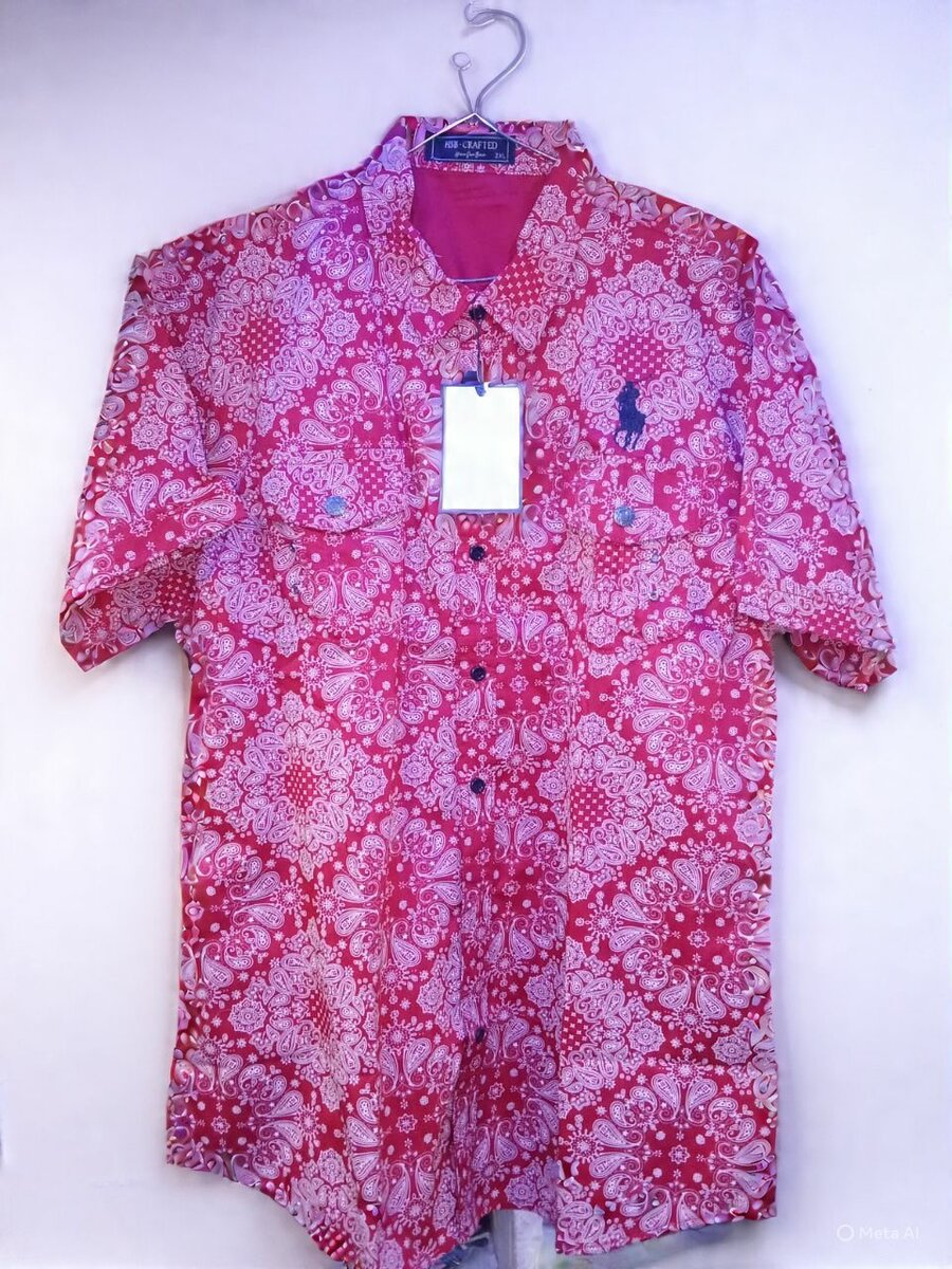 Chemise Rouge à Motifs
