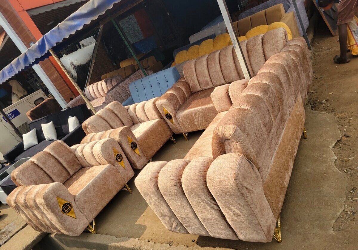 Canapé en velours beige luxe