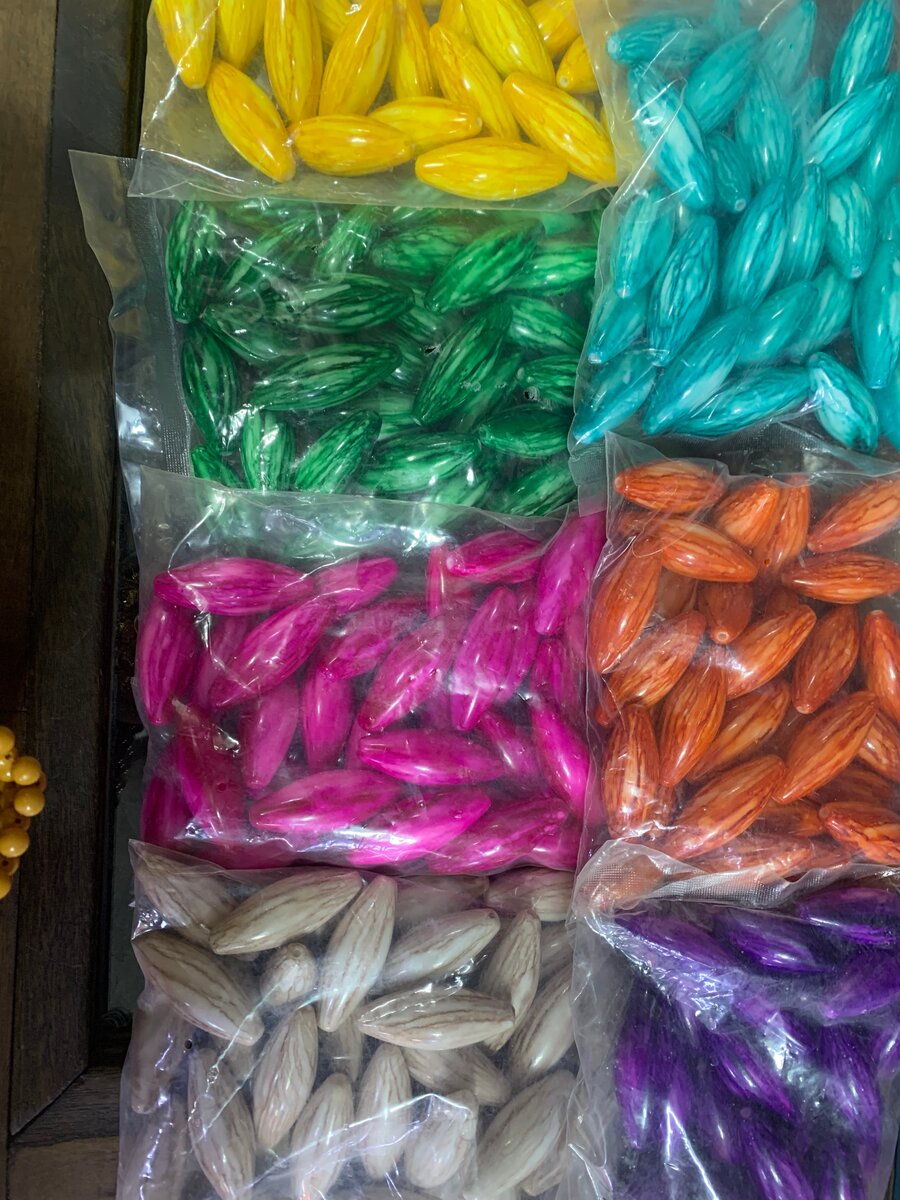 Perles colorées pour bijoux