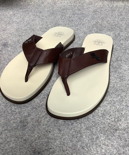 Sandales plates marron pour homme