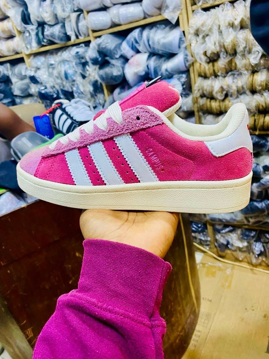 Baskets en daim rose tendance