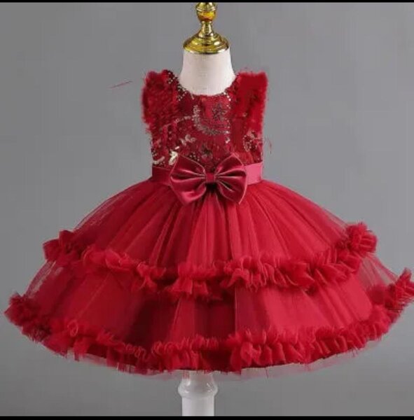 Robe de princesse rouge fillette