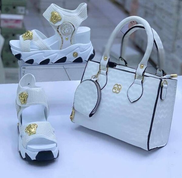 Sneakers et sacs élégants pour femmes