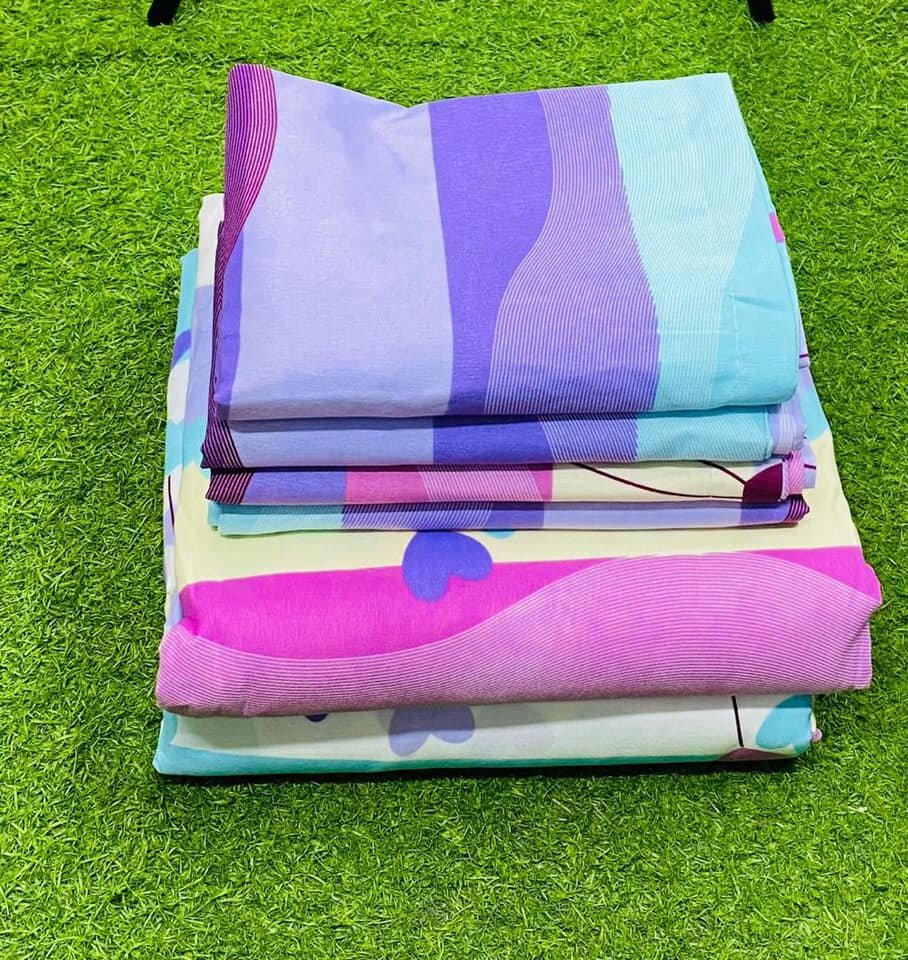 set includes 2 flat sheets and 4 pillowcases