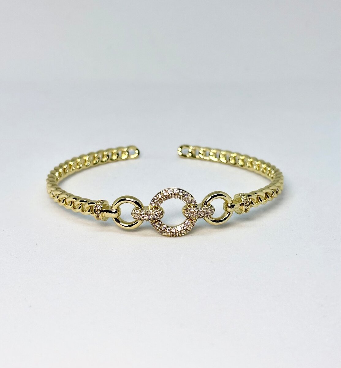 Bracelet en or chic et élégant