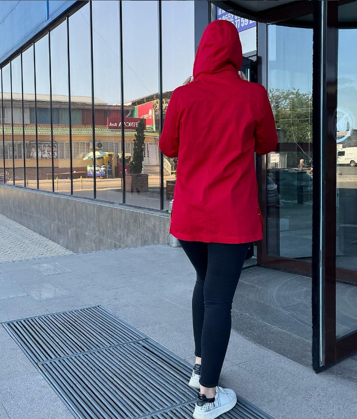 Удлиненная ветровка фабрики Ylanni