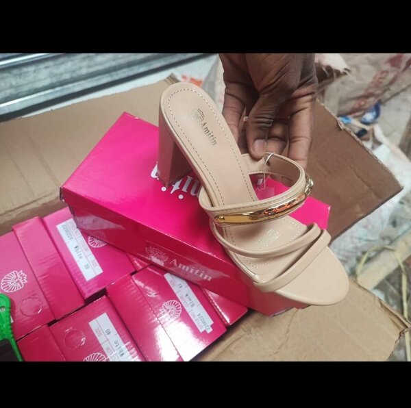 Sandales à talon chic