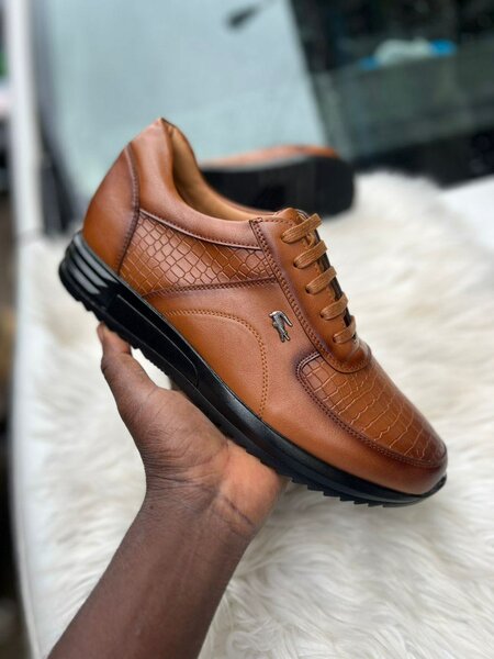 Chaussures Lacoste en Cuir
