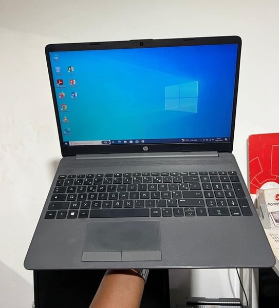 HP 250 G8 DUAL CORE ~ RAM 4 Go | SSD 256 Go - ECRAN 15.6’’ | ETAT QUASI NEUF