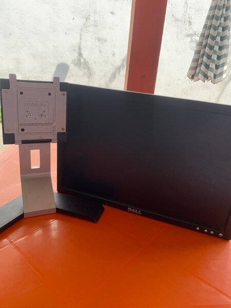 Moniteur Dell 17 pouces LED