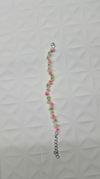 Bracelet en fleurs colorées