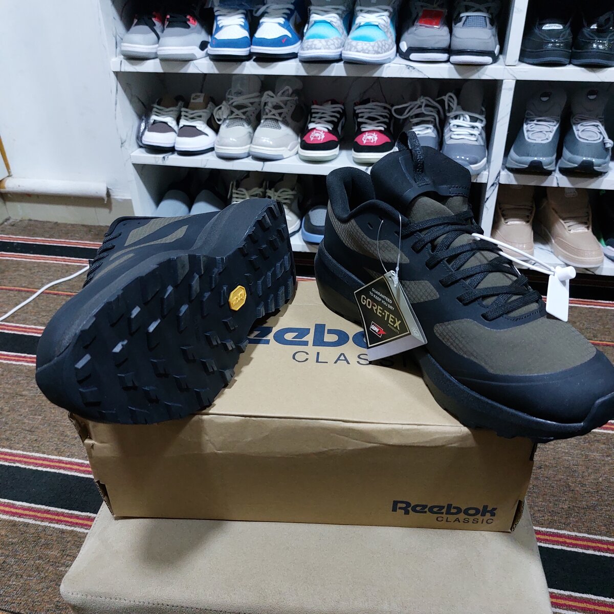 Reebok Gore-Tex Black/Brown