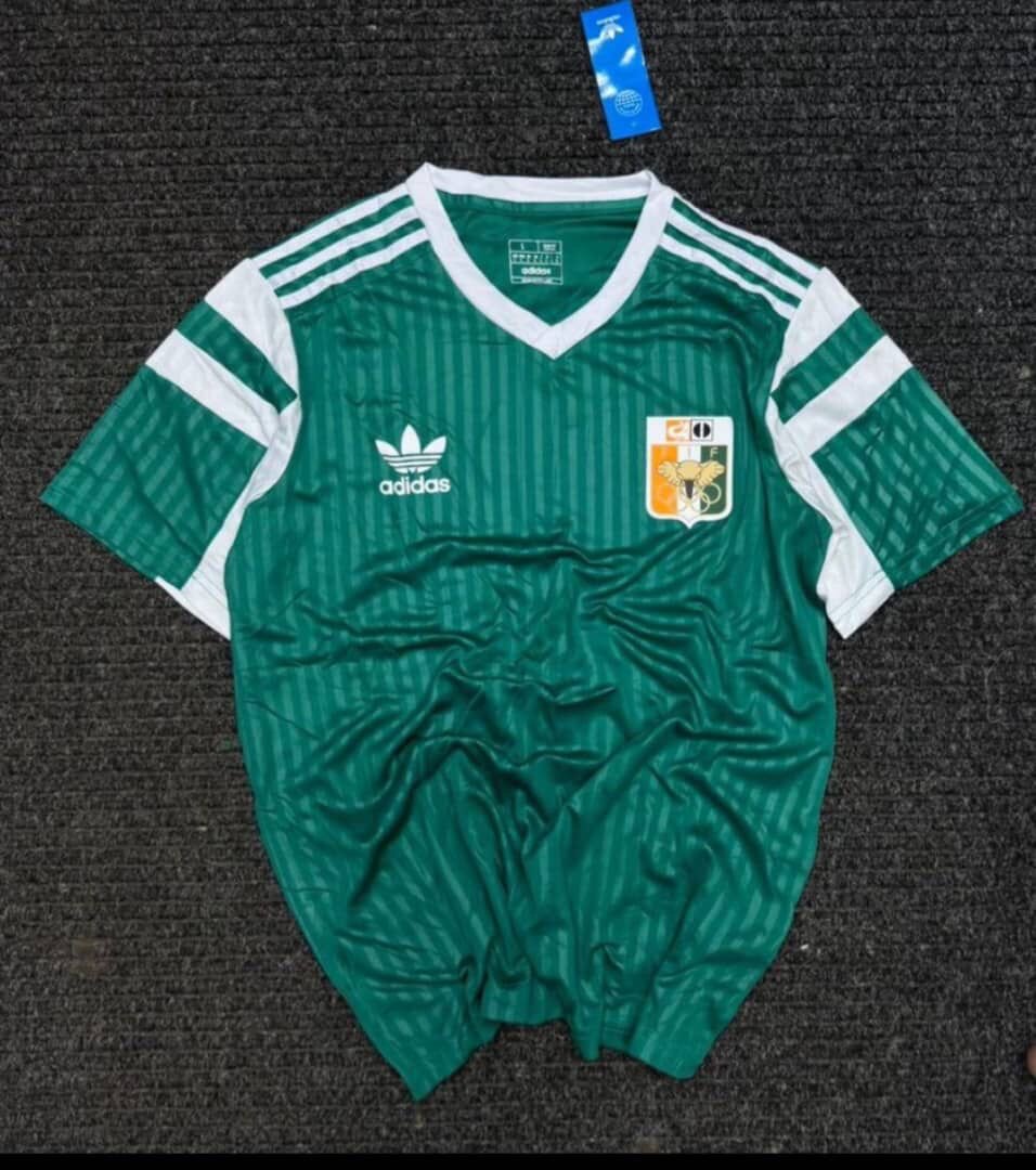 Maillot de Football Adidas Rétro