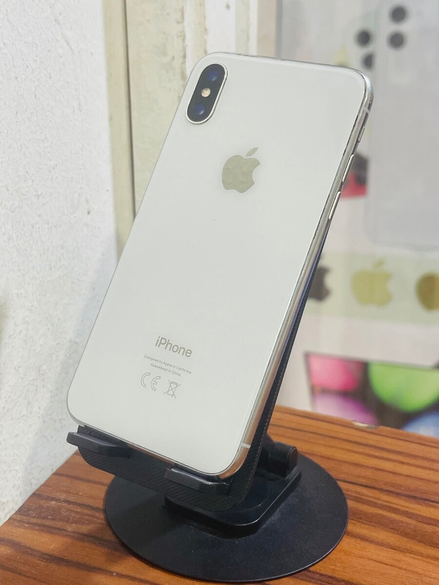 iPhone X 64gb ( vendu avec reçu )