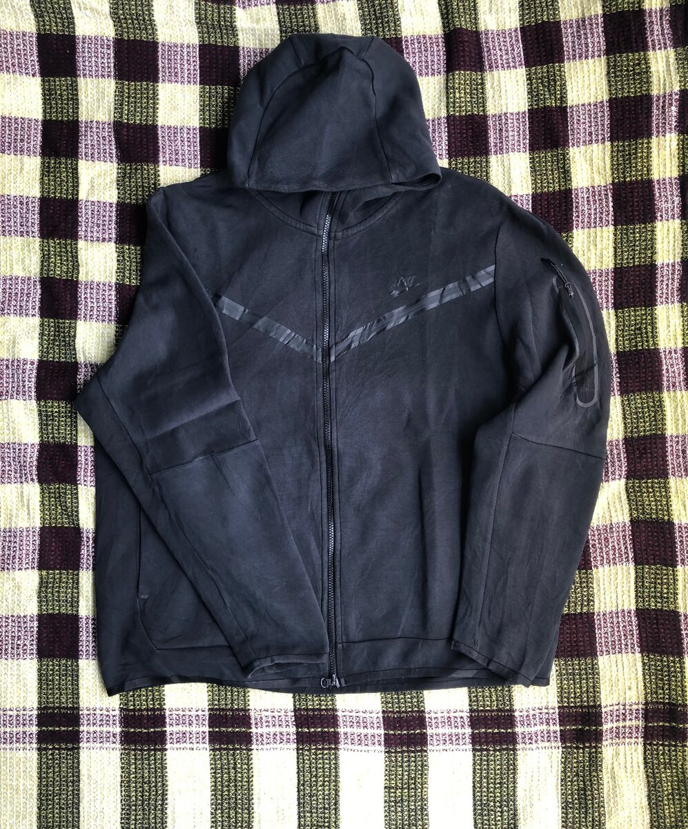 Sweat à capuche noir unisexe