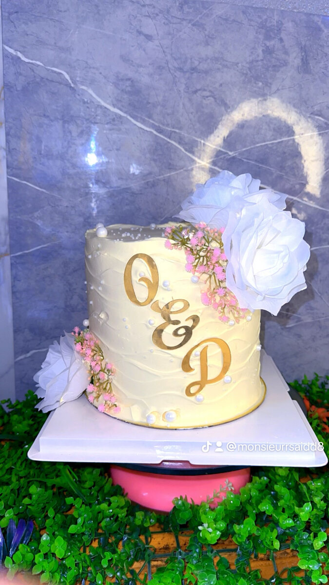 Gâteau de mariage floral