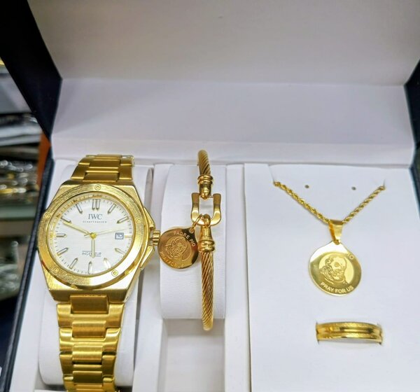 Ensemble montre et bijoux IWC pour homme