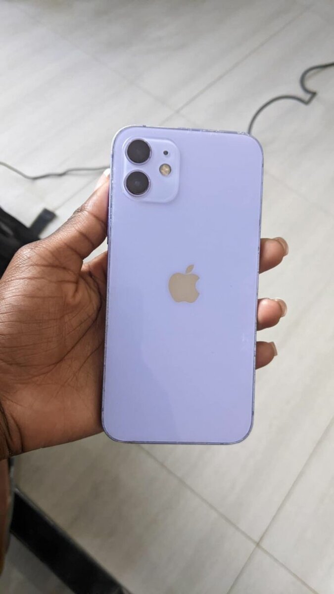 iPhone 12..64gb for sale weak battery