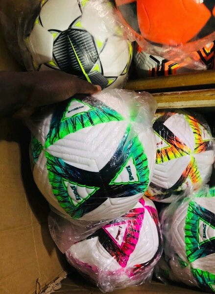 Ballon de football multicolore