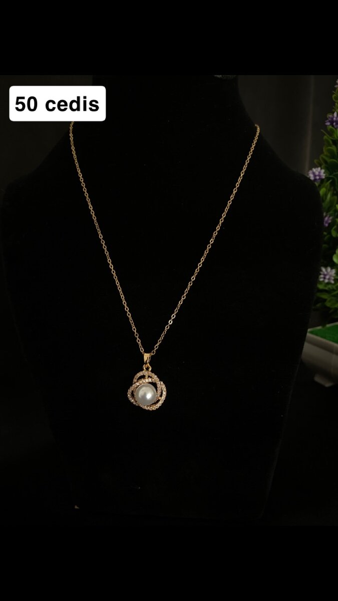 Gem pearl pendant necklace