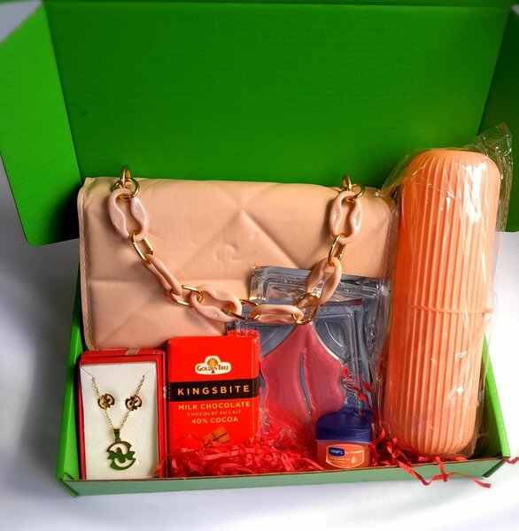 BEAUTIFUL VALS GIFT AND BIRTHDAY GIFT FOR WIFEE OR BAE