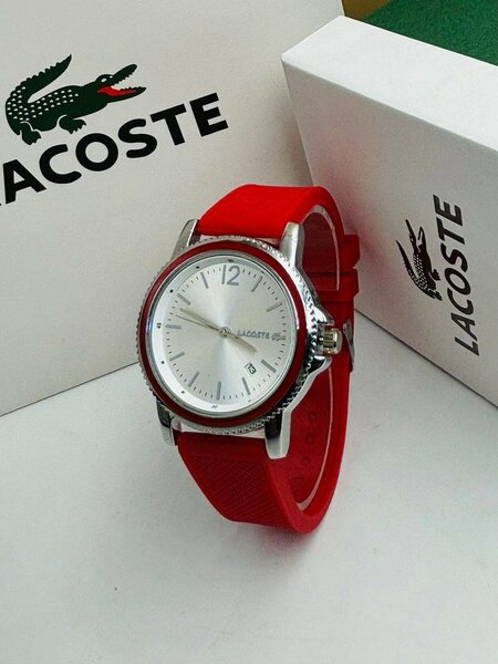 Montre disponible ici