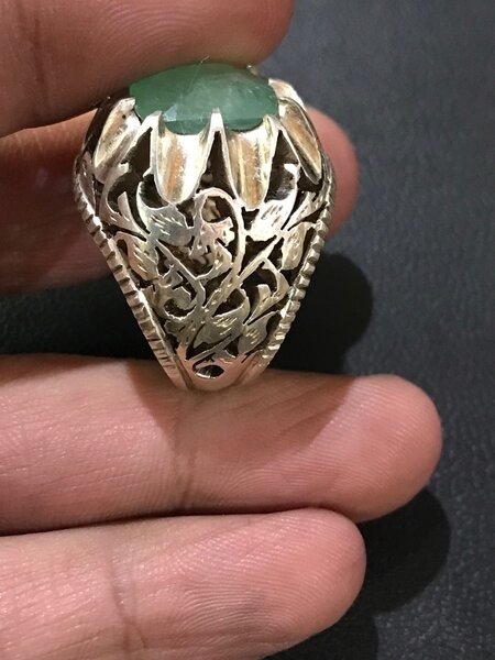 emerald stone silver ring