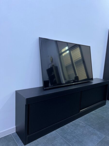 Две тумбы пот ТВ по цене одной