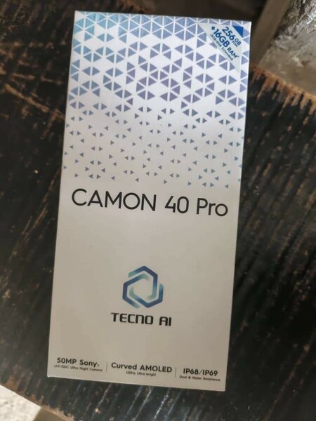 Smartphone Tecno Camon 40 Pro