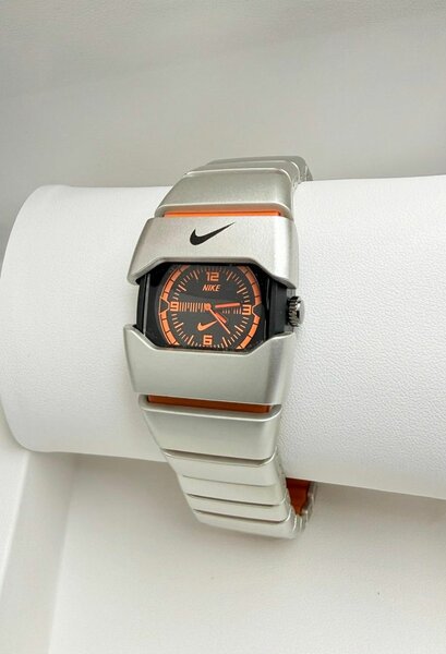 Montre Nike argentée homme