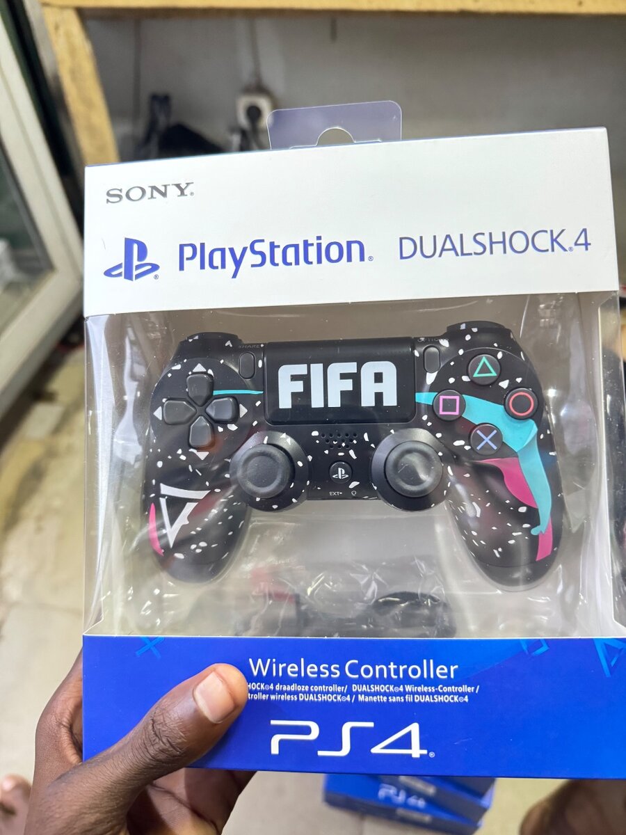 Manette ps4 design FiFA
